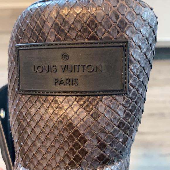 Snake skin Louis Vuitton chucks - Picture 4 of 6